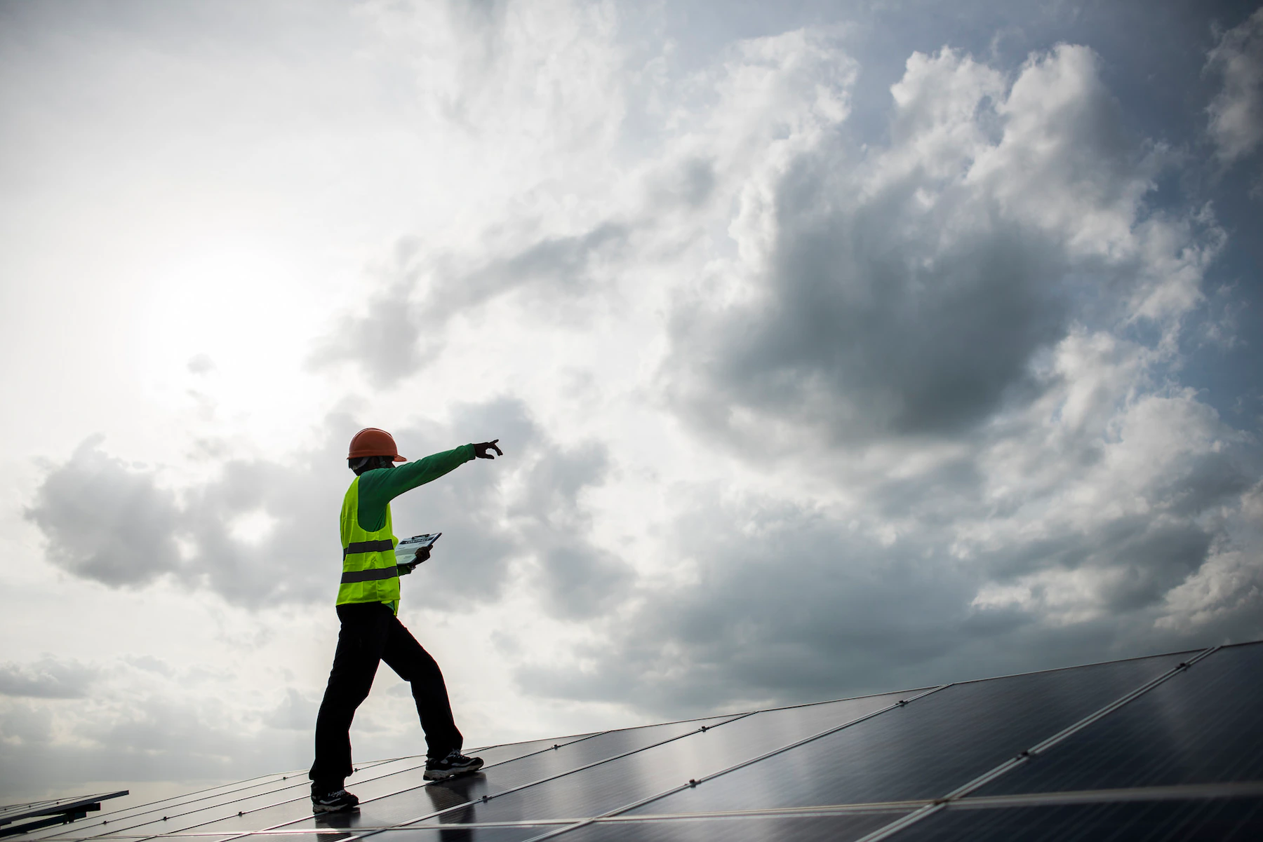 Can Solar Charge on Cloudy Days?